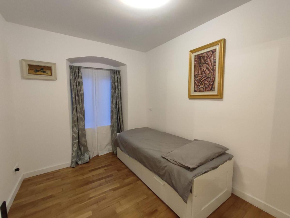 Casa Renova, Intero Appartamento, 2 Camere, Max 4 Ospiti, Trieste Zona Storica Exterior foto